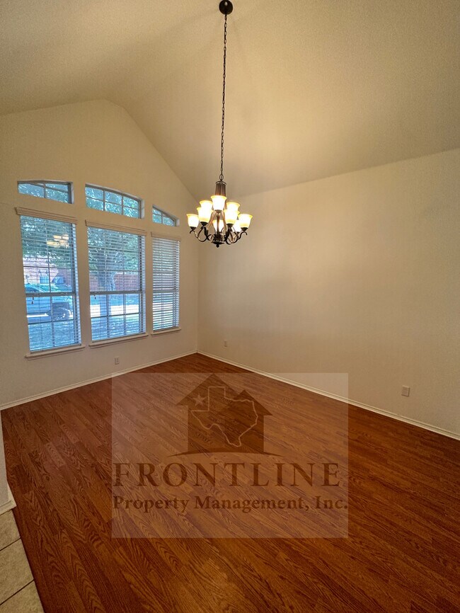 Building Photo - 629 Dorchester Dr