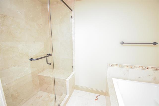 Building Photo - 2801 Wexford Dr