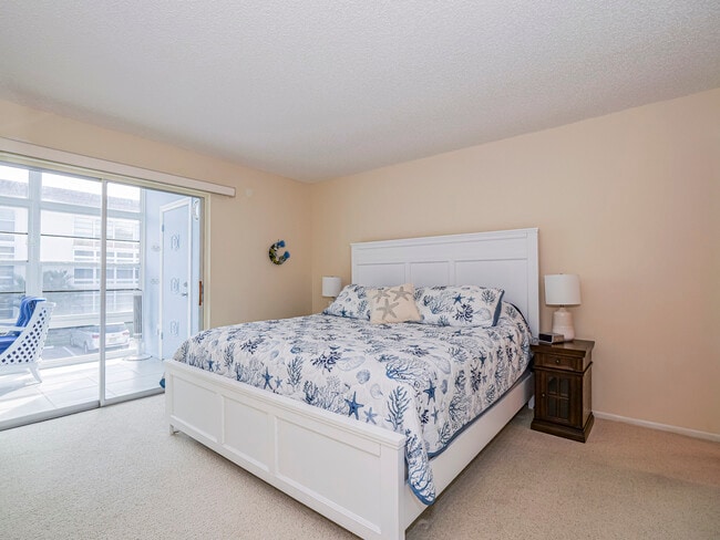 Building Photo - 5400 Jimmy Buffett Mem Hwy