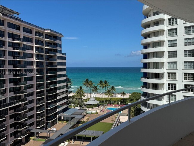 Building Photo - 5161 Collins Ave