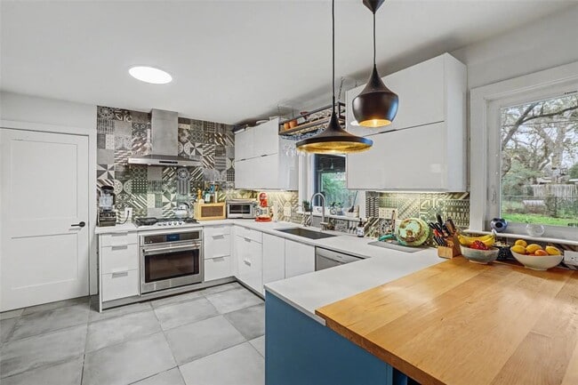 Building Photo - 5803 Shoal Creek Blvd