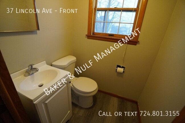 Building Photo - Cozy 2-bedroom, 2-bathroom apartment avail...