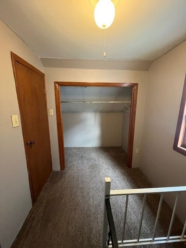 Building Photo - 6 E High St