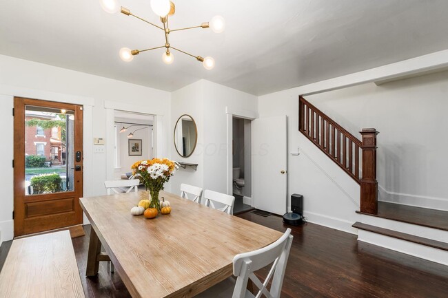 Building Photo - 745 Mohawk St