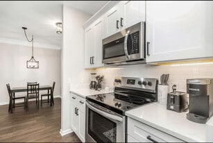 Building Photo - 4207 S Dale Mabry Hwy