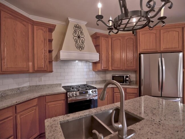 Building Photo - 3221 Summer Stream Ln