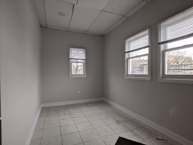Building Photo - 2257 W Hirsch St