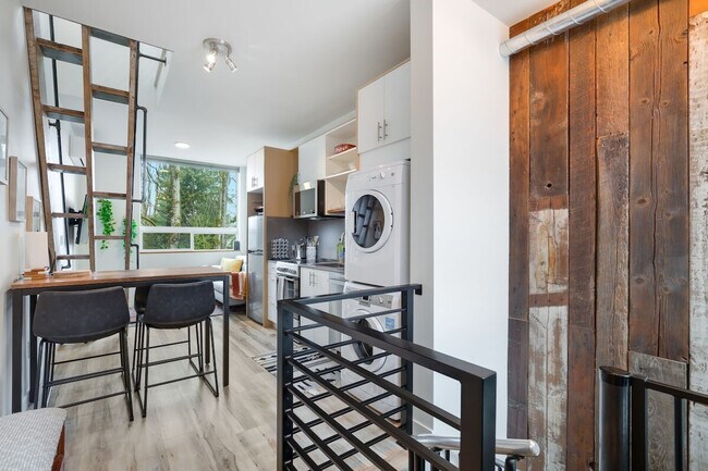 Building Photo - 3843 20th Ave SW