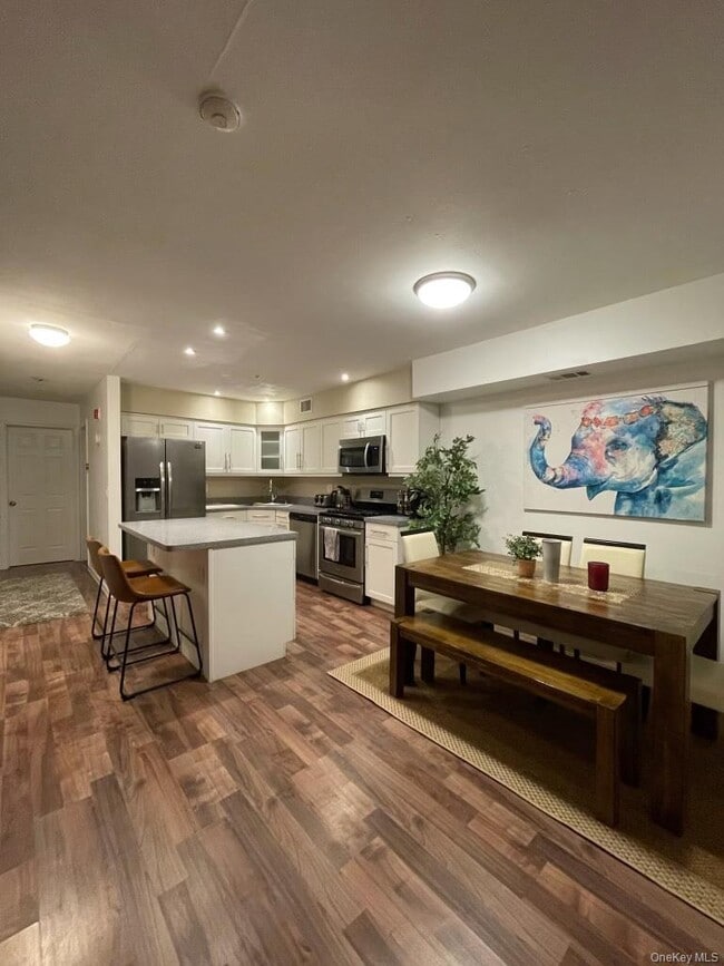 Building Photo - 208 Fairview Cir