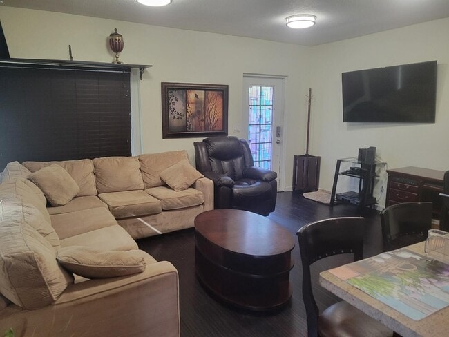 Building Photo - 714 N Federal Hwy