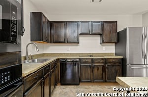 Building Photo - 115 Newrock Creek