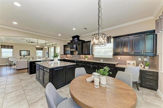 Building Photo - 4789 Vasca Dr