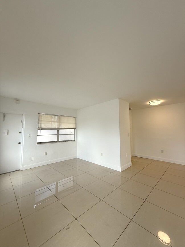 Livingroom - Royal House Apartments