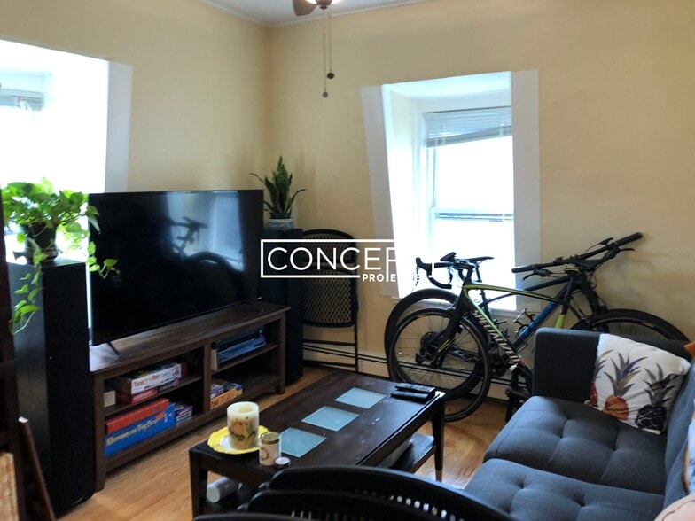 Building Photo - 12 Claremon St