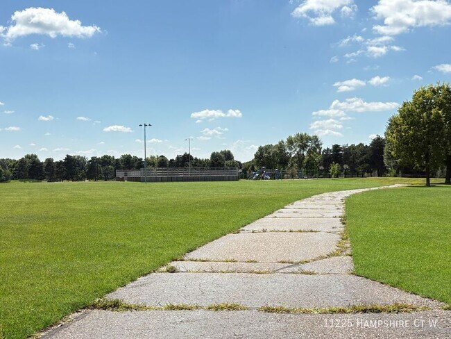 Building Photo - 11225 Hampshire Ct W