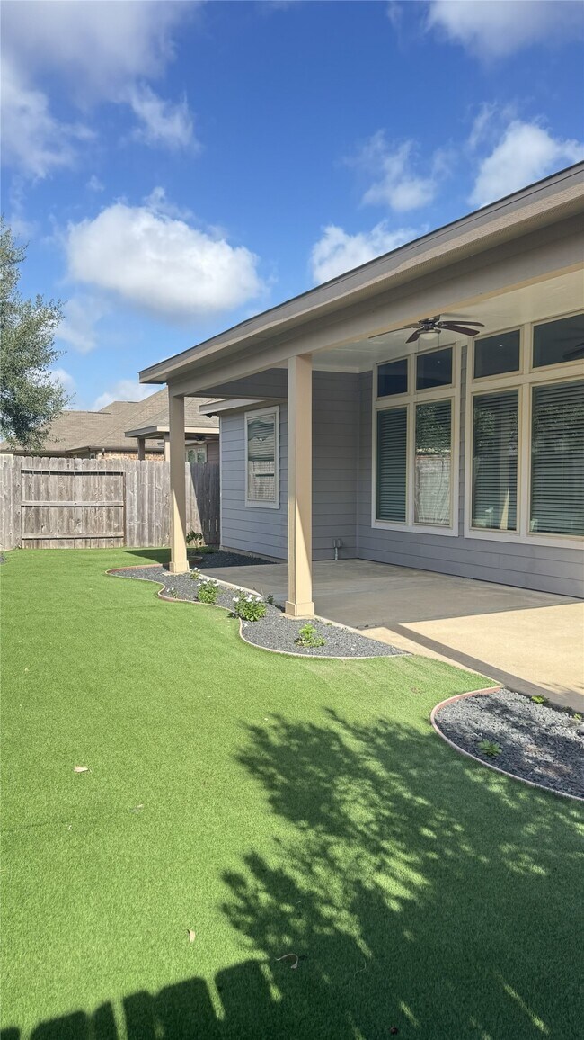 Building Photo - 24023 Buffalo Cove Ln