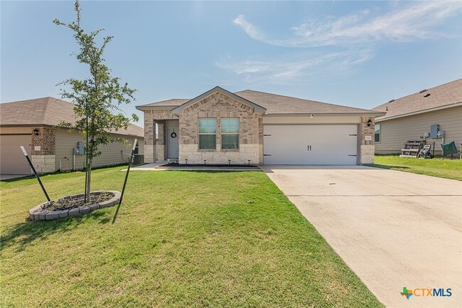Building Photo - 2306 Aylesbury Dr