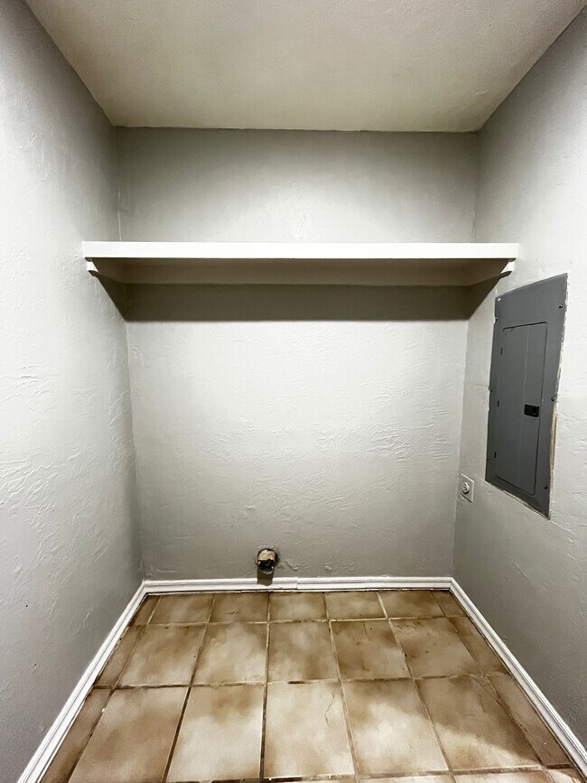 Building Photo - 2618 NW 26th St