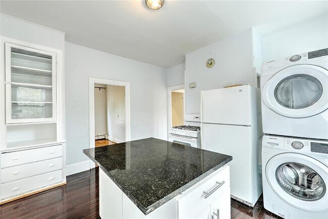 Building Photo - 35 Hammond St