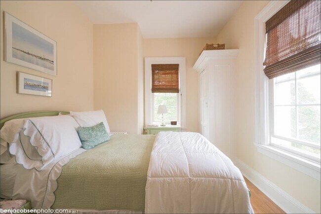 Building Photo - 6 Restmere Ter