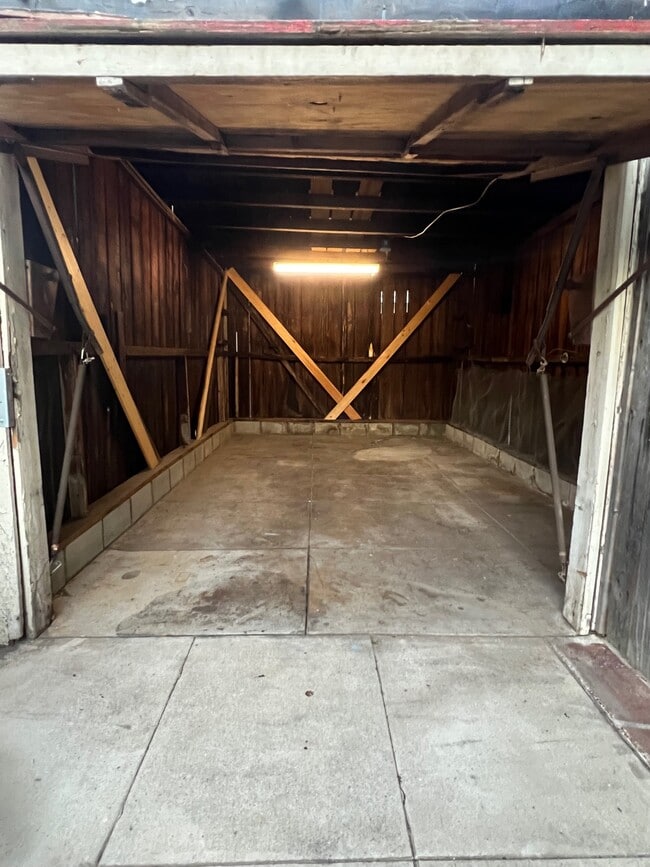 Garage for extra storage - 1642 La Fayette Rd