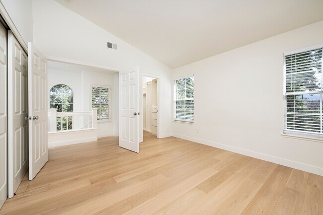 Building Photo - 356 Meridian Dr