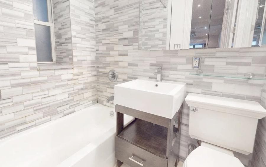 Building Photo - East 25th Street