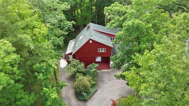 Building Photo - 318 Blackstone Ave