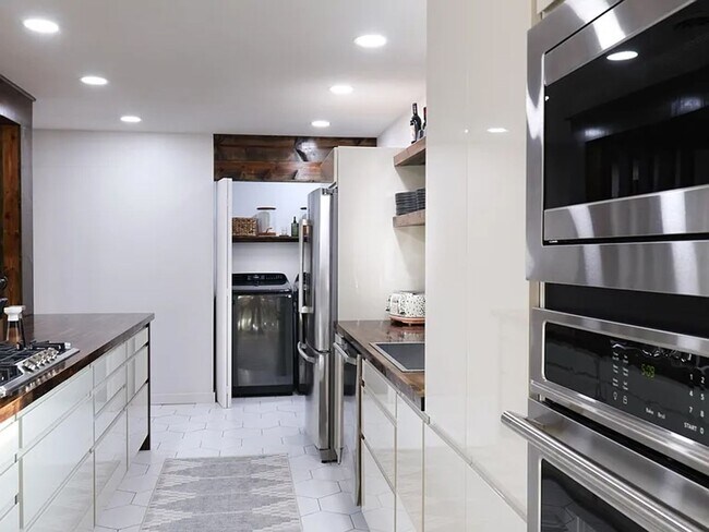 Building Photo - Sit Back, Relax. Your New home Awaits.