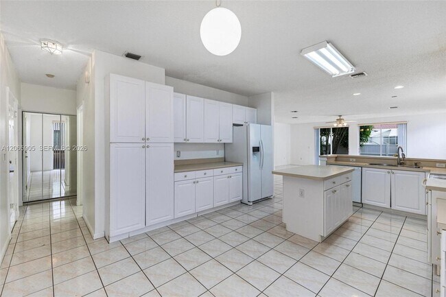Building Photo - 2138 Chagall Cir