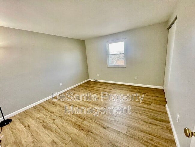 Building Photo - 3272 Ridge Rd Ext