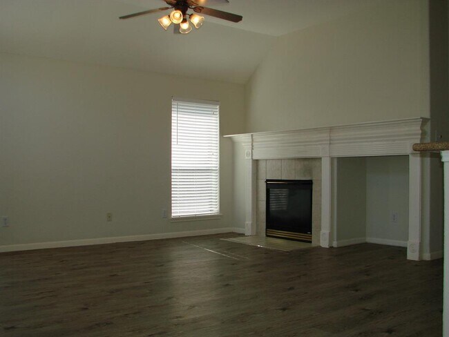 Building Photo - 22434 Cascade Springs Dr