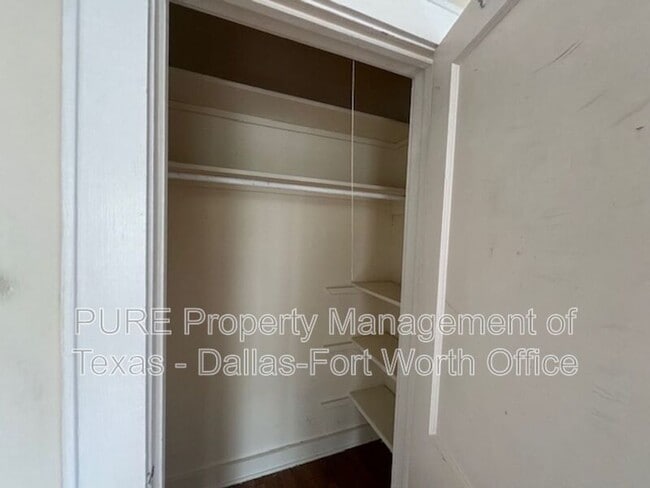 Building Photo - 3762 W 7th St