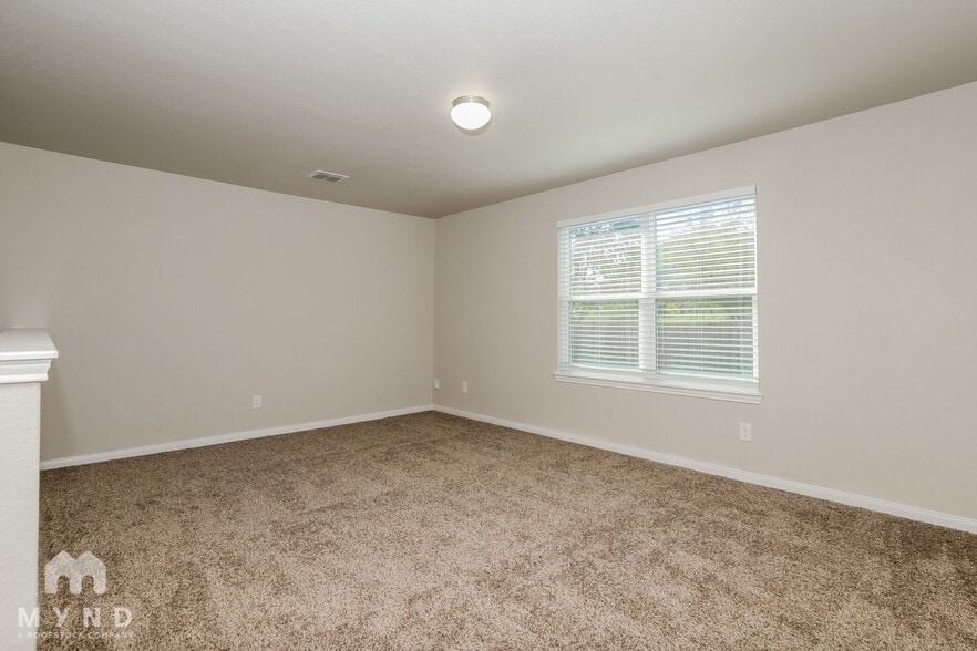 Building Photo - 6030 Southern Vis