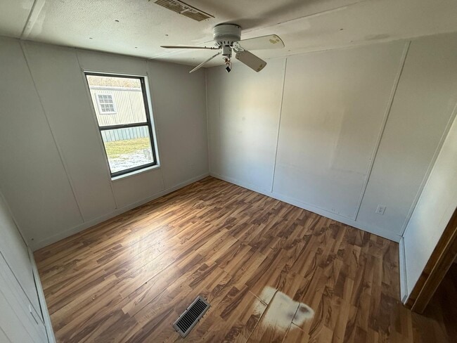 Building Photo - 725 Barren Hollow Rd