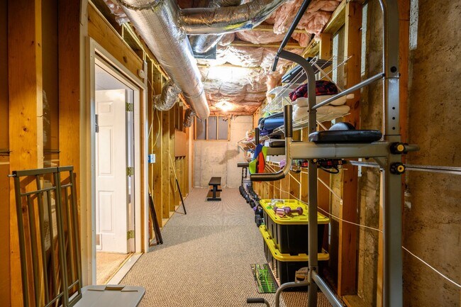 Building Photo - **UPDATED BRENTWOOD HOME THAT DOESN'T FEEL LIKE A RENTAL**