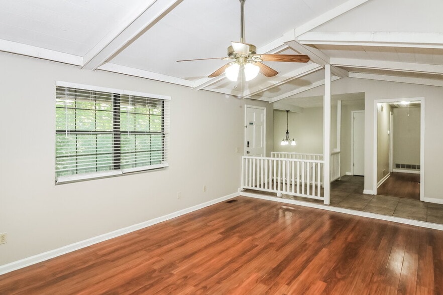 Building Photo - 4035 N Quail Dr