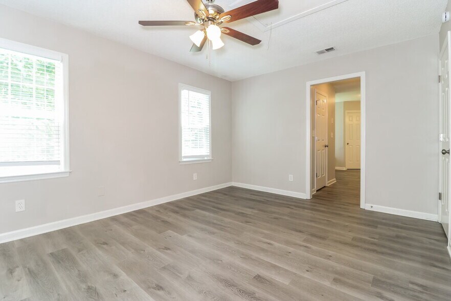 Building Photo - 739 Glenspring Dr