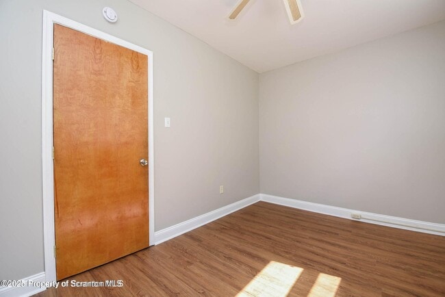 Building Photo - 1225 1/2 S Irving Ave