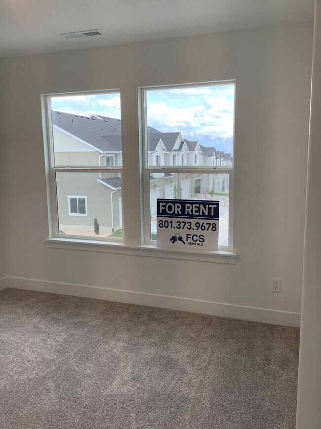 Building Photo - New Construction Townhome Located in Prime...