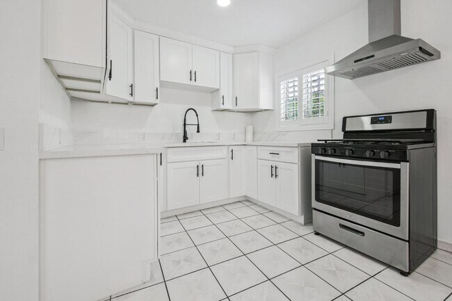 Building Photo - 3628 Arroyo Seco Ave
