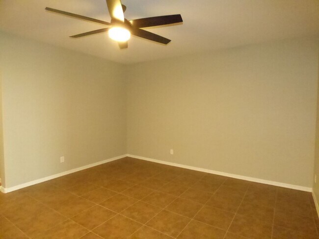 Building Photo - Newer neighborhood in Goodyear!  All appliances included!