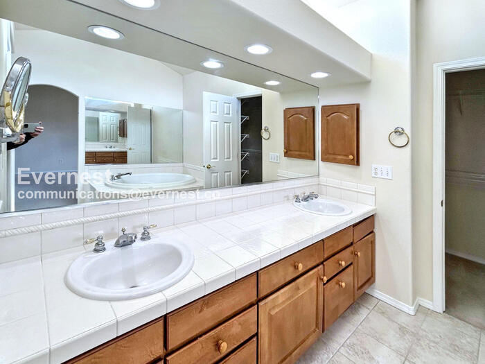 Building Photo - 4162 Slice Dr