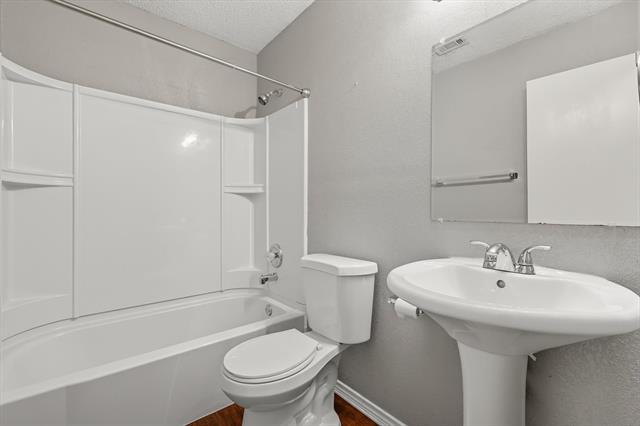 Building Photo - 200 Timber Ridge Ln
