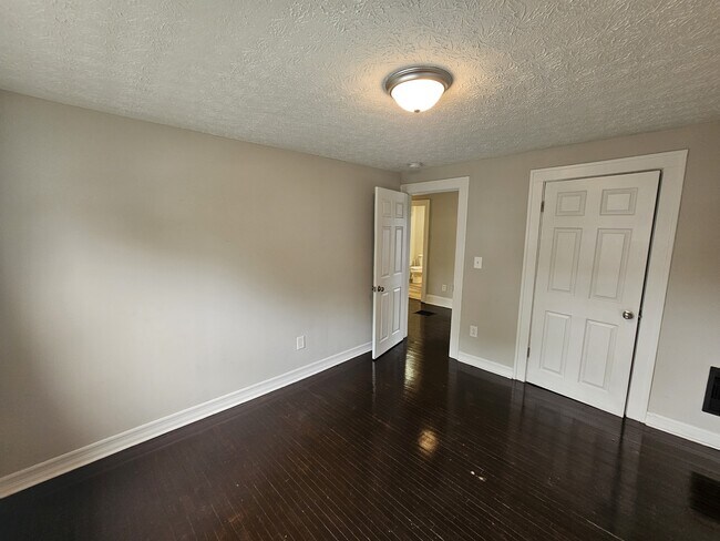Building Photo - 241 Brehl Ave