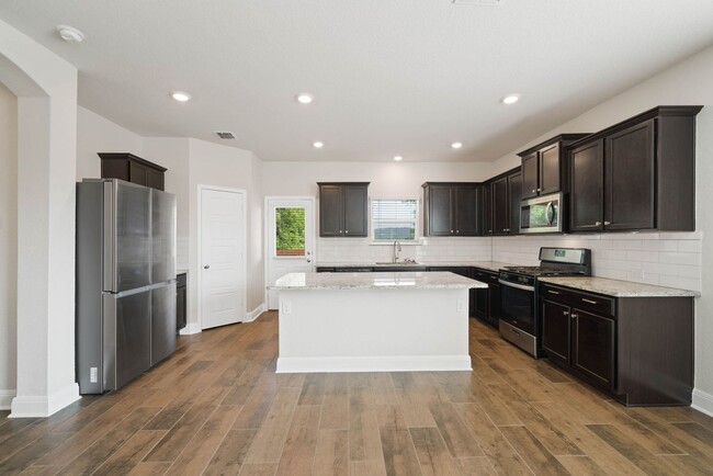 Building Photo - 4 Bedroom 3 Bathroom located in Copper Can...