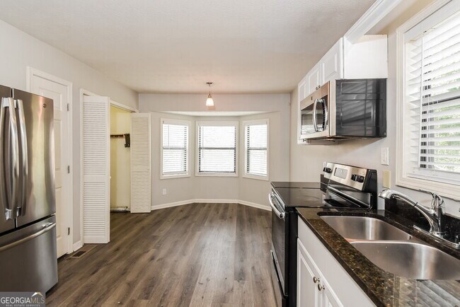 Building Photo - 2752 Hawk Trace NE