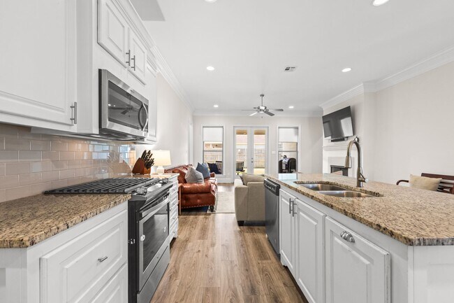 Building Photo - Luxury Living in The Woodlands - COMING SO...