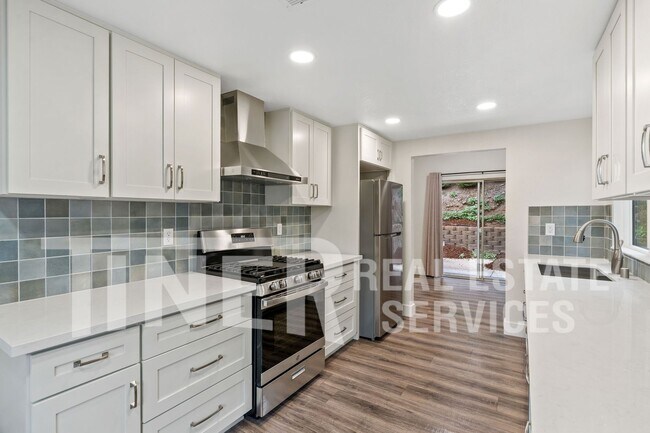 Building Photo - 3421 Cobblestone Dr