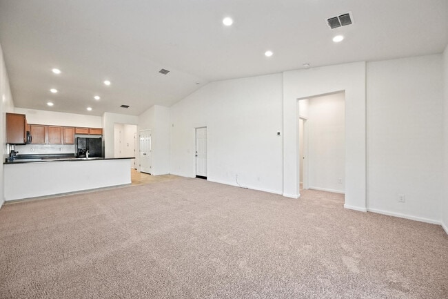 Building Photo - 1630 E Grove St